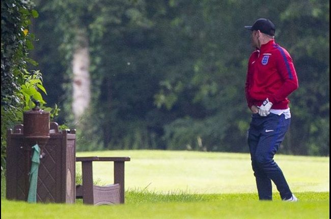 Rooney Caught Taking A Whizz