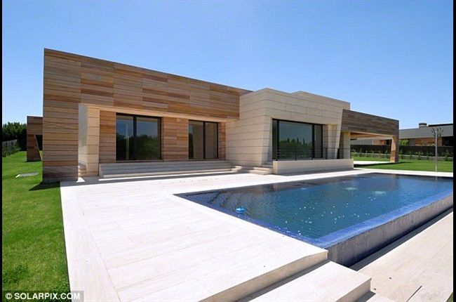 Ronaldo Vs Bale  Whose House Is Better?