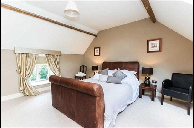 Check Out Vardy's Amazing Mansion!