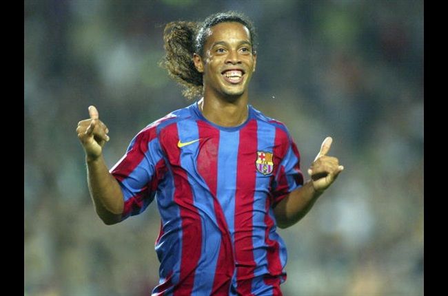 Crazy Fan Gets Ronaldinho's Face Tattooed On His Body!