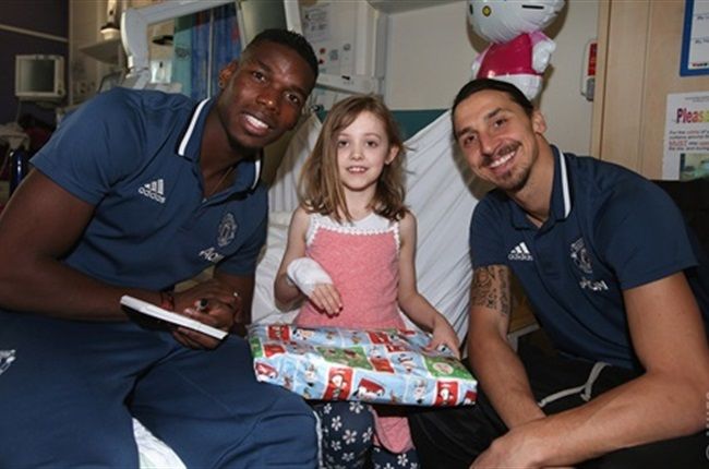 Ibrahimovic, Pogba and Rooney Spread the Festive Cheer
