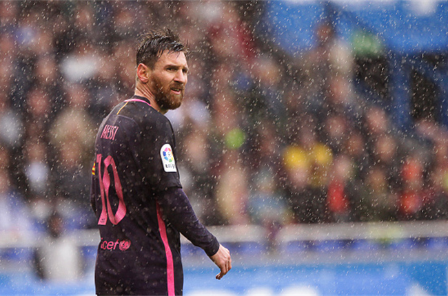 Messi Fails At Disguising Himself At Disneyland!