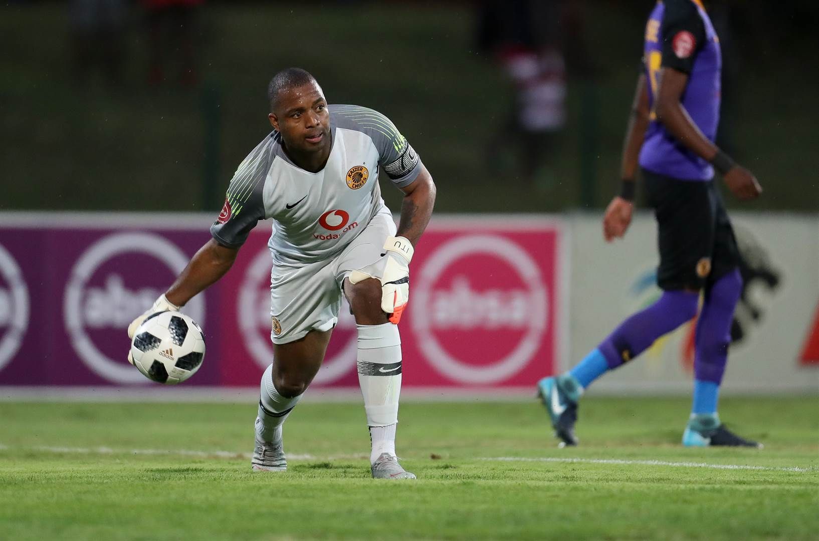 Khune (shoulder) - ' Has began gym work after a sh