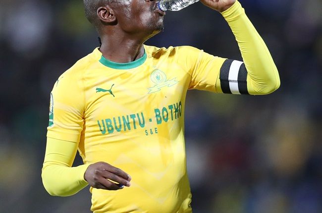 Hlompho Kekana Vs Wayne Rooney - Who Scored The Better Halfway-Line Belter?