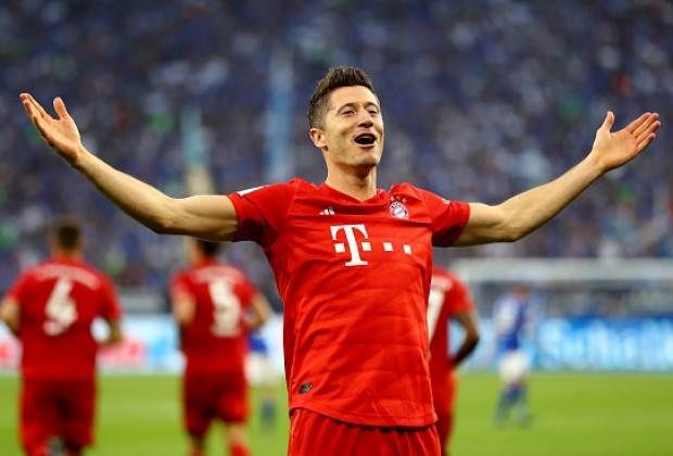 2) Robert Lewandowski (Bayern Munich) – 34 goals /
