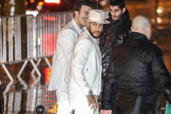 Neymar's friends and family arrive at his birthday