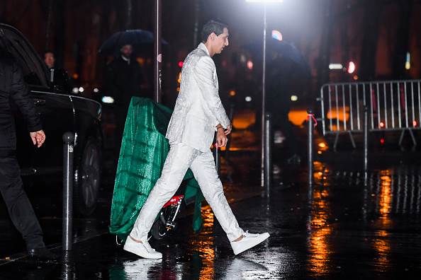 Neymar's friends and family arrive at his birthday