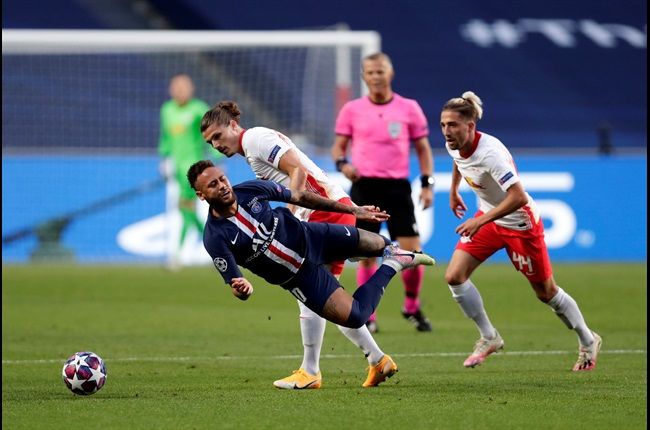 'Robert Lewandowski Doesn't Go Down Like Dramatic Neymar'