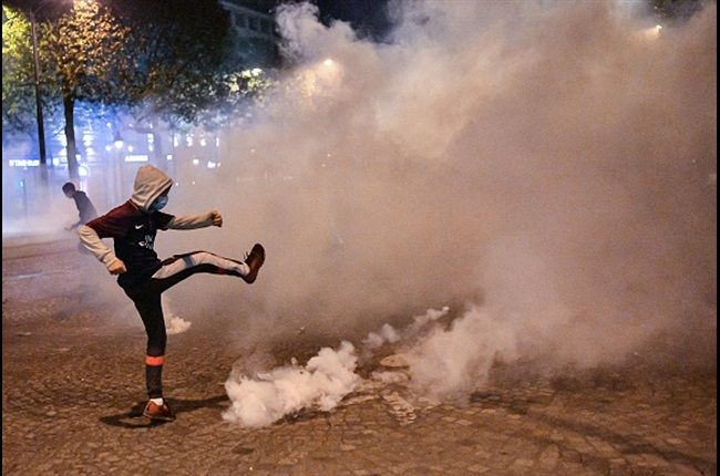 Paris Saint-Germain Fans Set Vehicles Alight After UEFA Champions League Final Defeat