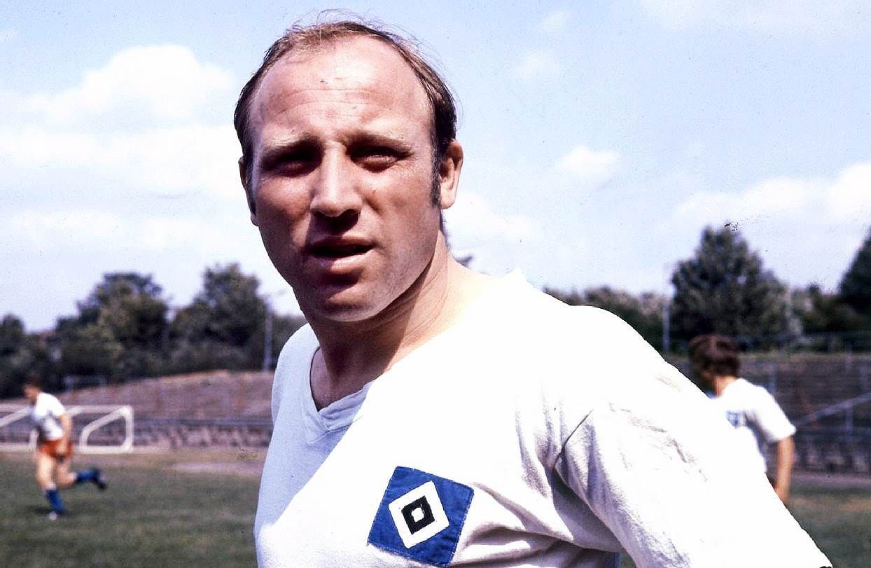 7. Uwe Seeler (Hamburg) - 507 goals
