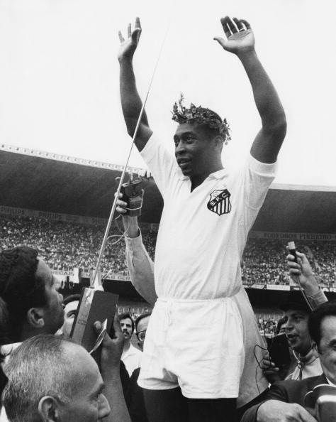 2. Pele (Santos) - 643 goals