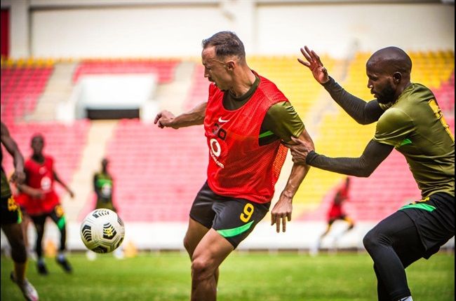 Images Of Kaizer Chiefs Training Session In Angola
