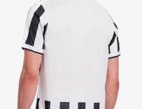 Juventus 2021/22 home shirt 
