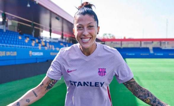 Barcelona's new away shirt unveiled 