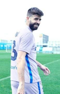 Barcelona's new away shirt unveiled 