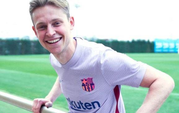 Barcelona's new away shirt unveiled 