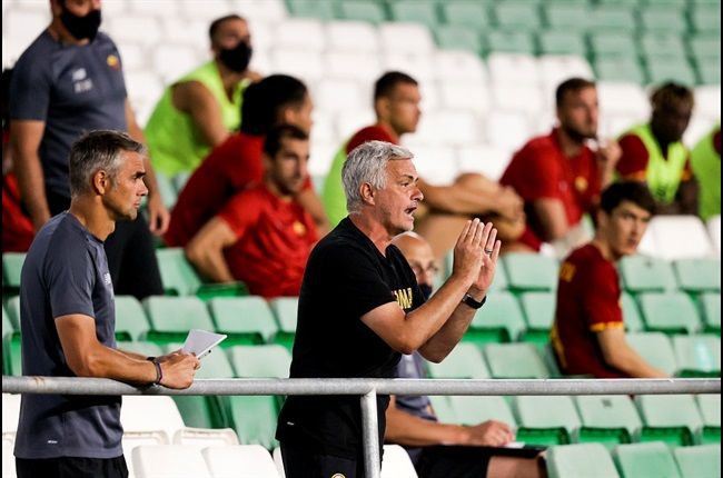Jose Mourinho Sent Off After Storming The Pitch To Confront The Referee