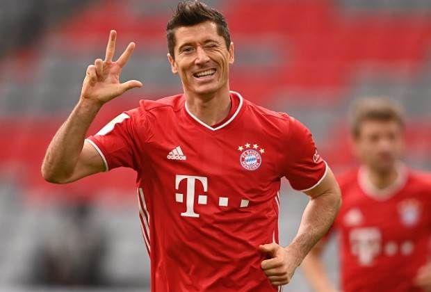 Forward Of the Season: Robert Lewandowski (Bayern 
