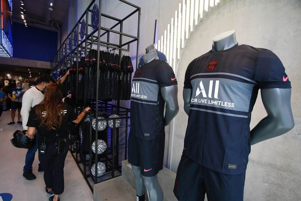 2021/2022 Paris Saint-Germain third kit