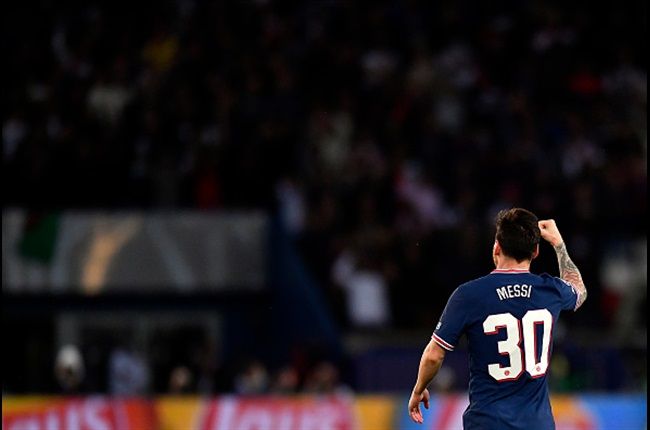 How Lionel Messi Celebrated First Paris Saint-Germain Goal