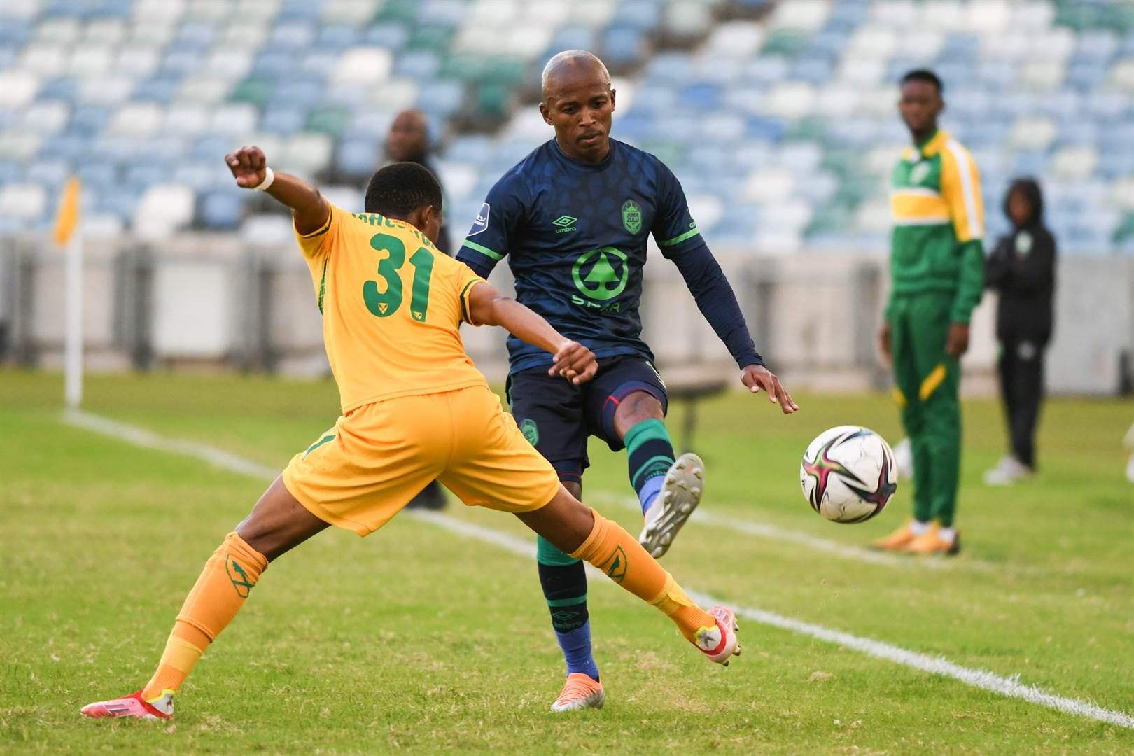 Luvuyo Memela (right).