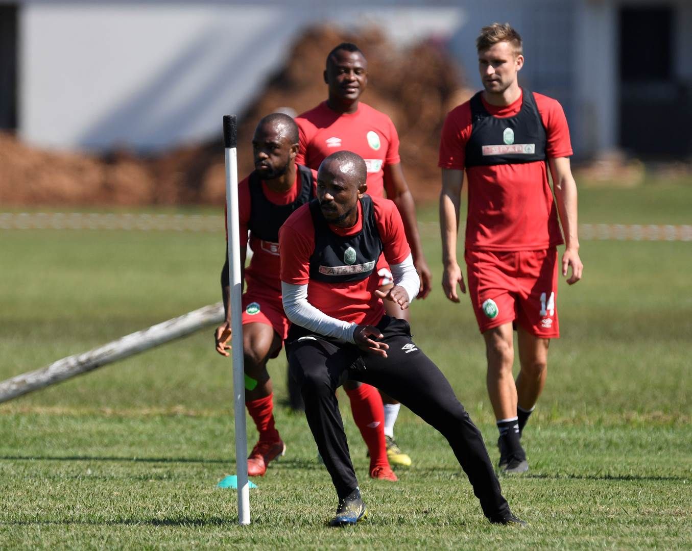 Xola Mlambo 