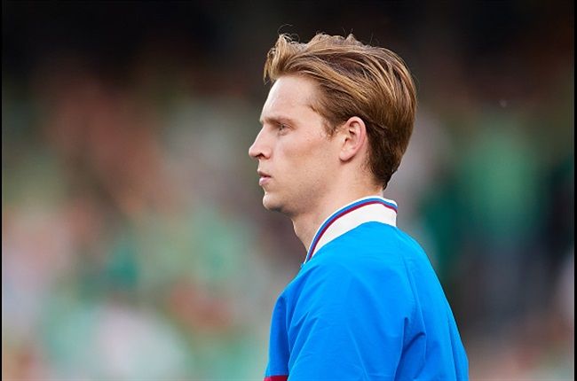 Barcelona Pressure Frenkie De Jong To 'Join Manchester United'