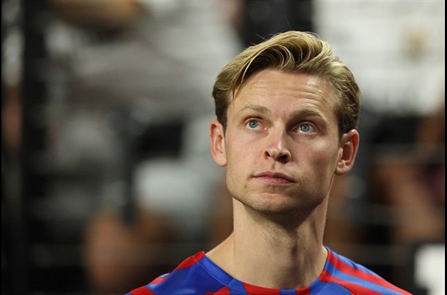 Frenkie De Jong 'Tells Barcelona Teammates' His Decision