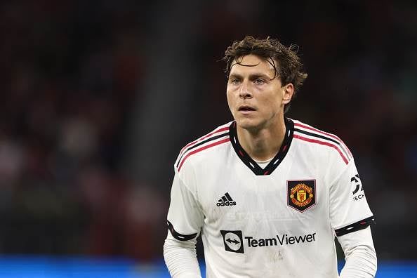 11. Victor Lindelof – £120 000