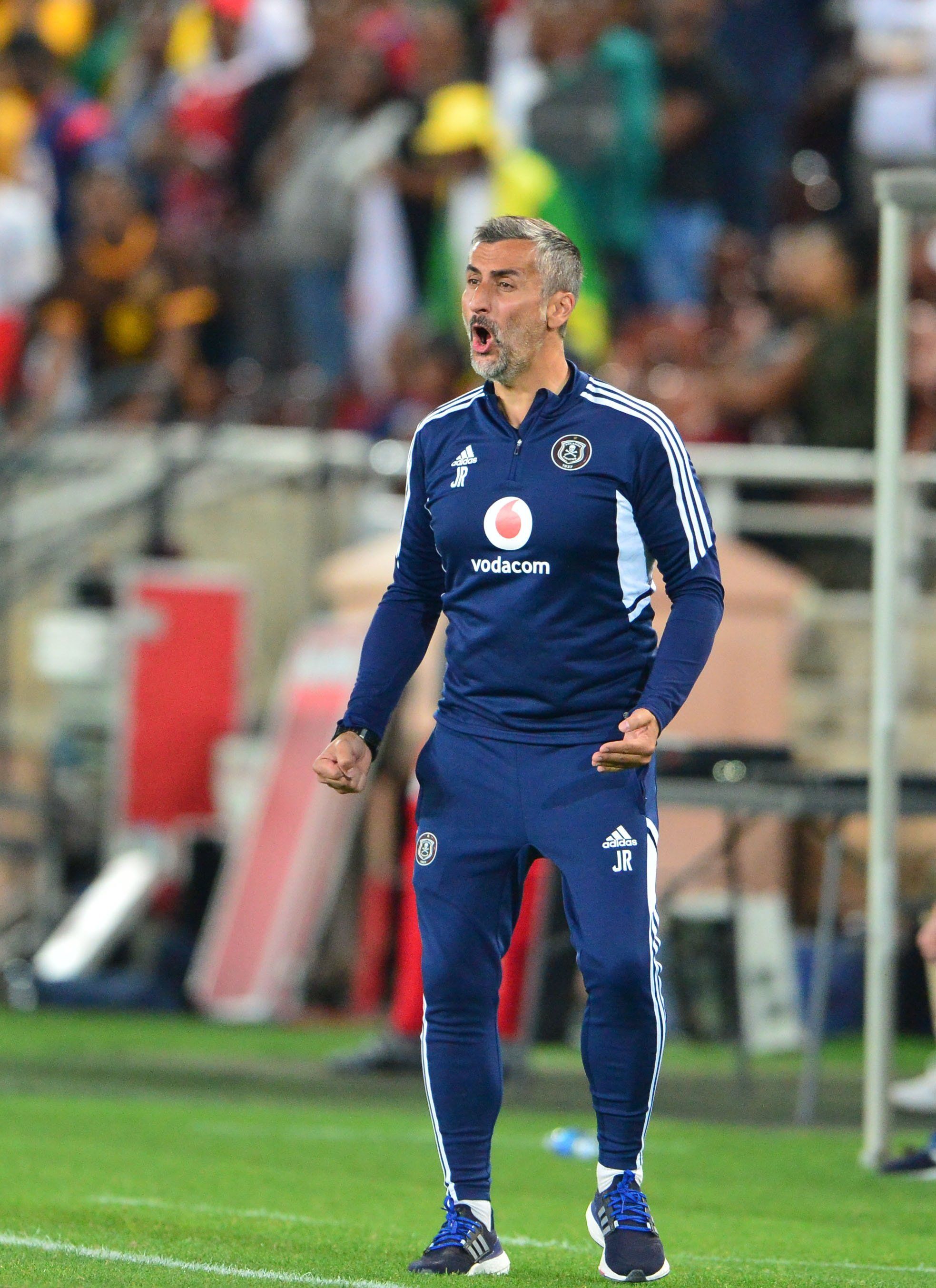 Riveiro Defends Pirates' Sibisi Penalty Decision 