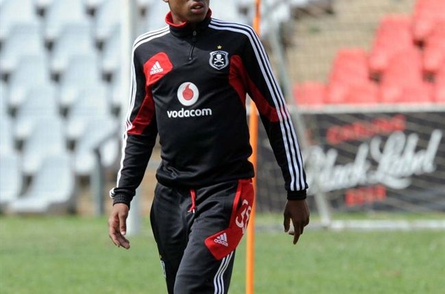 Ntuli Yet To Train With Pirates