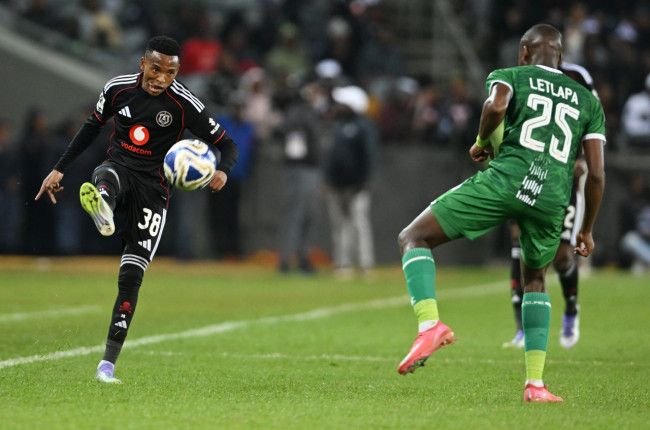 Pirates Legend Weighs In Mofokeng & Alleged Transfer Rumour Distractions