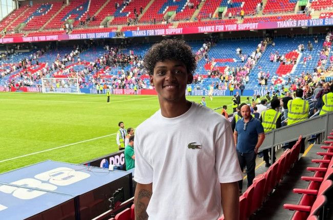 Smith Attends EPL Match, Has Surprise Yaya Touré Sighting