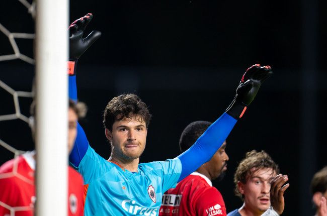 Official: Man Utd Sign New GK Amid Woes 