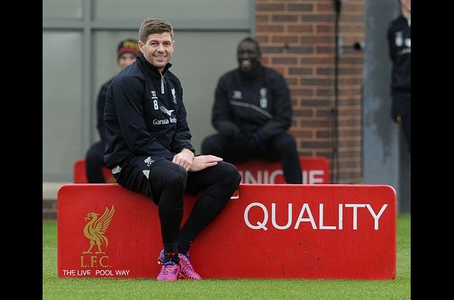 Gerrard Refuses To Sign LA Galaxy Shirt